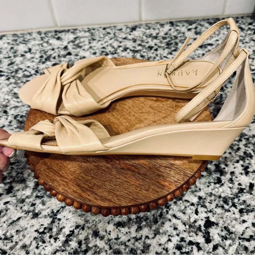 NWOB Lauren Ralph Lauren Tan Wedge‎ Sandals
